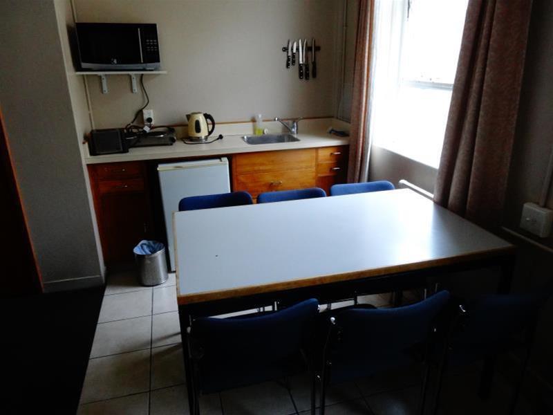 Lodge in the City - Backpacker