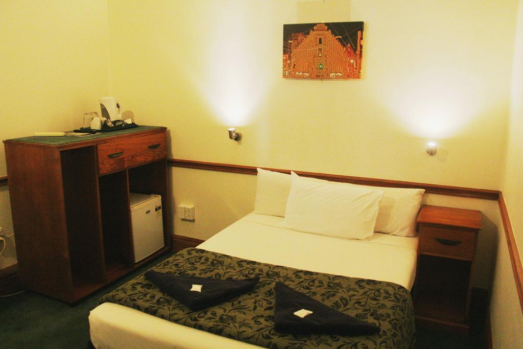 The Cambridge Hotel - Backpacker