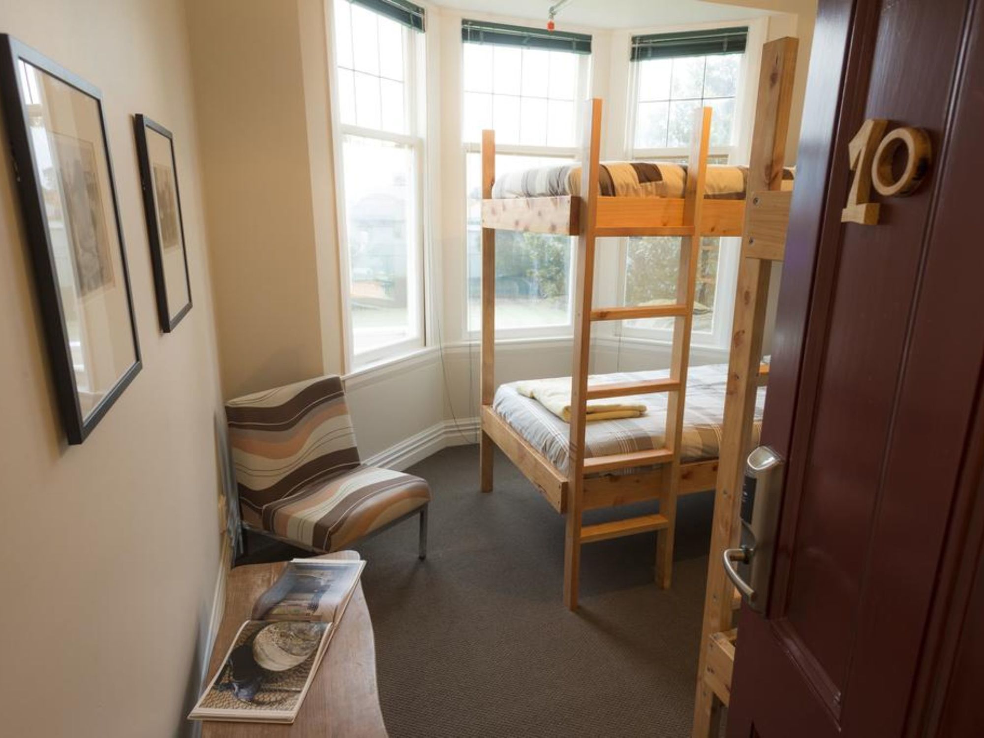 The Dwellington - Hostel