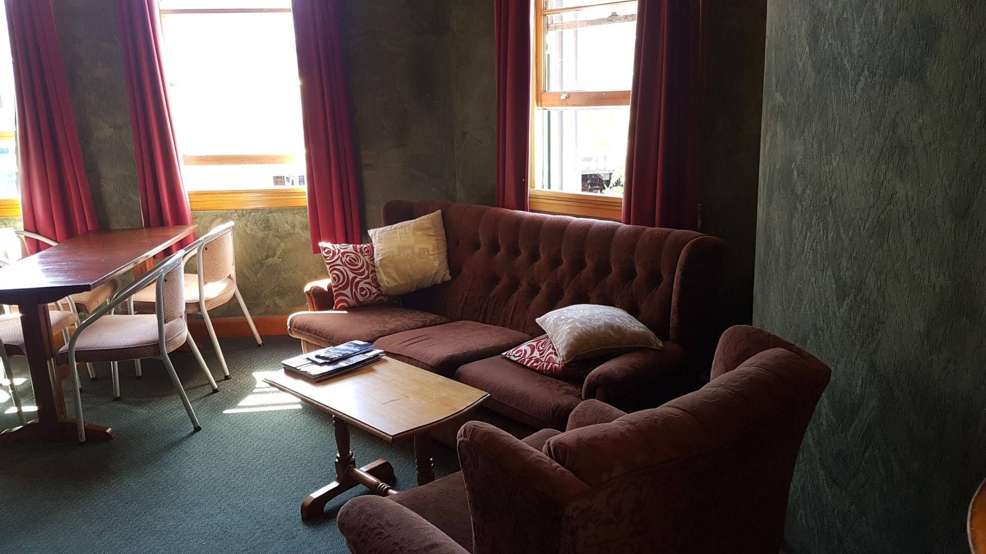 Whakatane Hotel