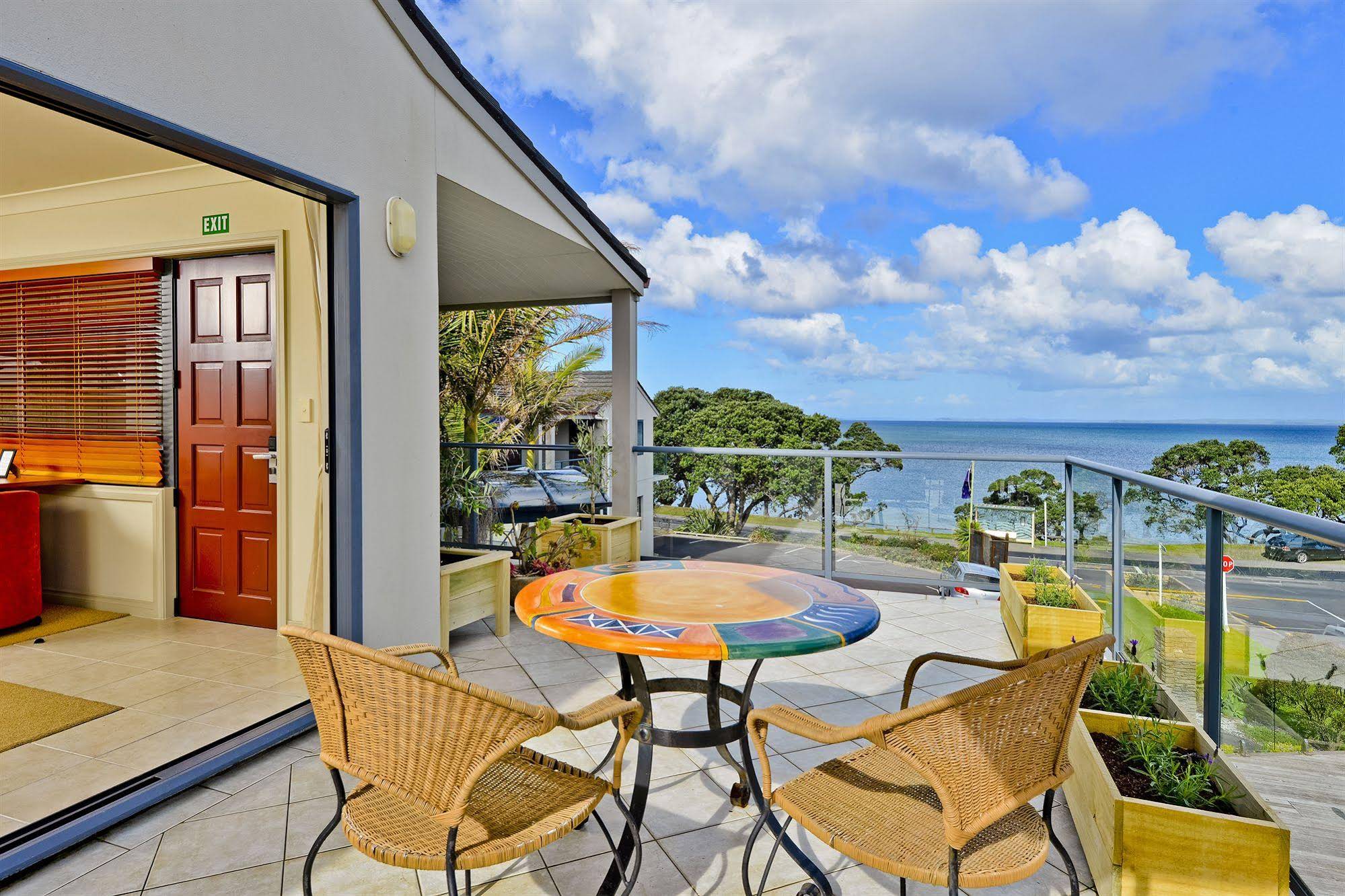 Whangaparaoa Lodge