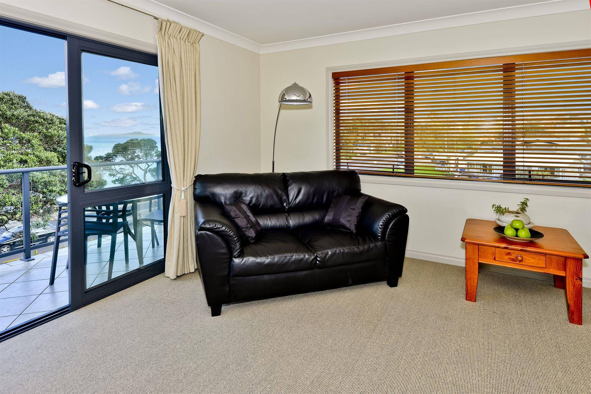 Whangaparaoa Lodge