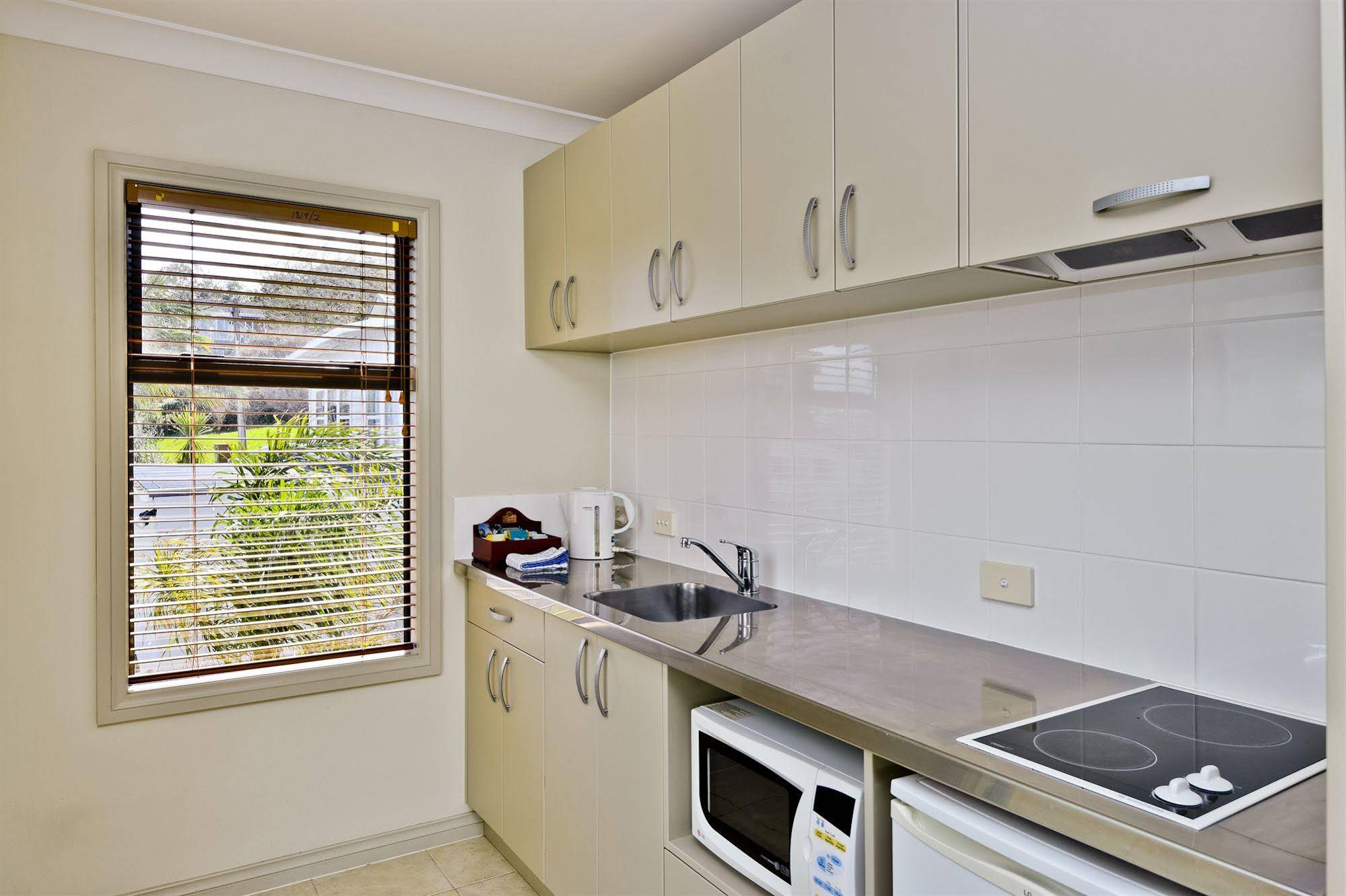 Whangaparaoa Lodge
