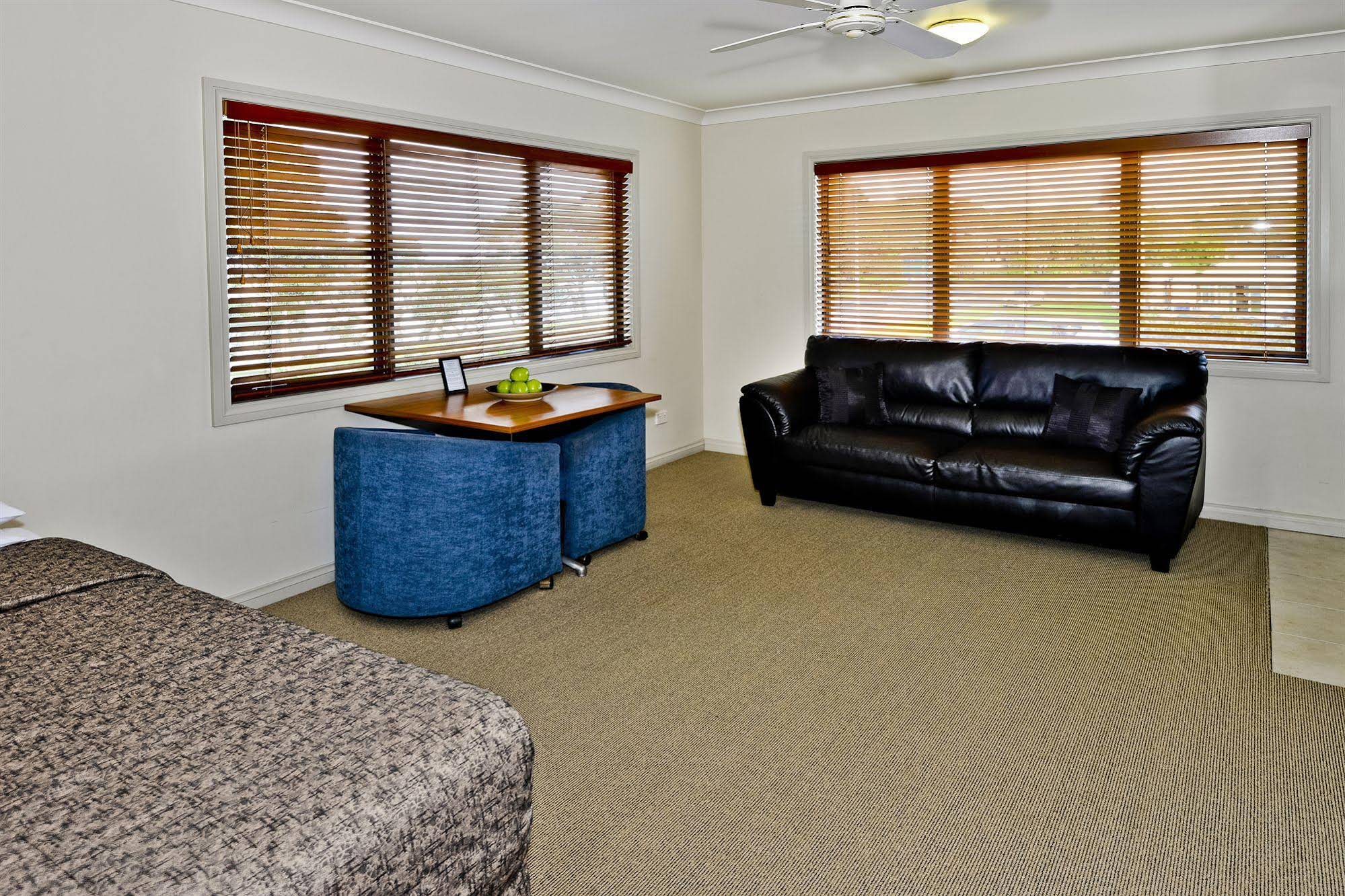 Whangaparaoa Lodge