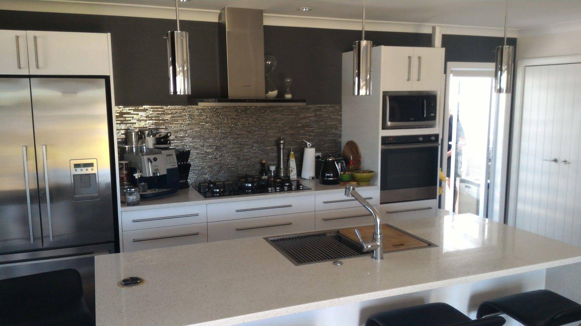 Whangaparaoa Lodge