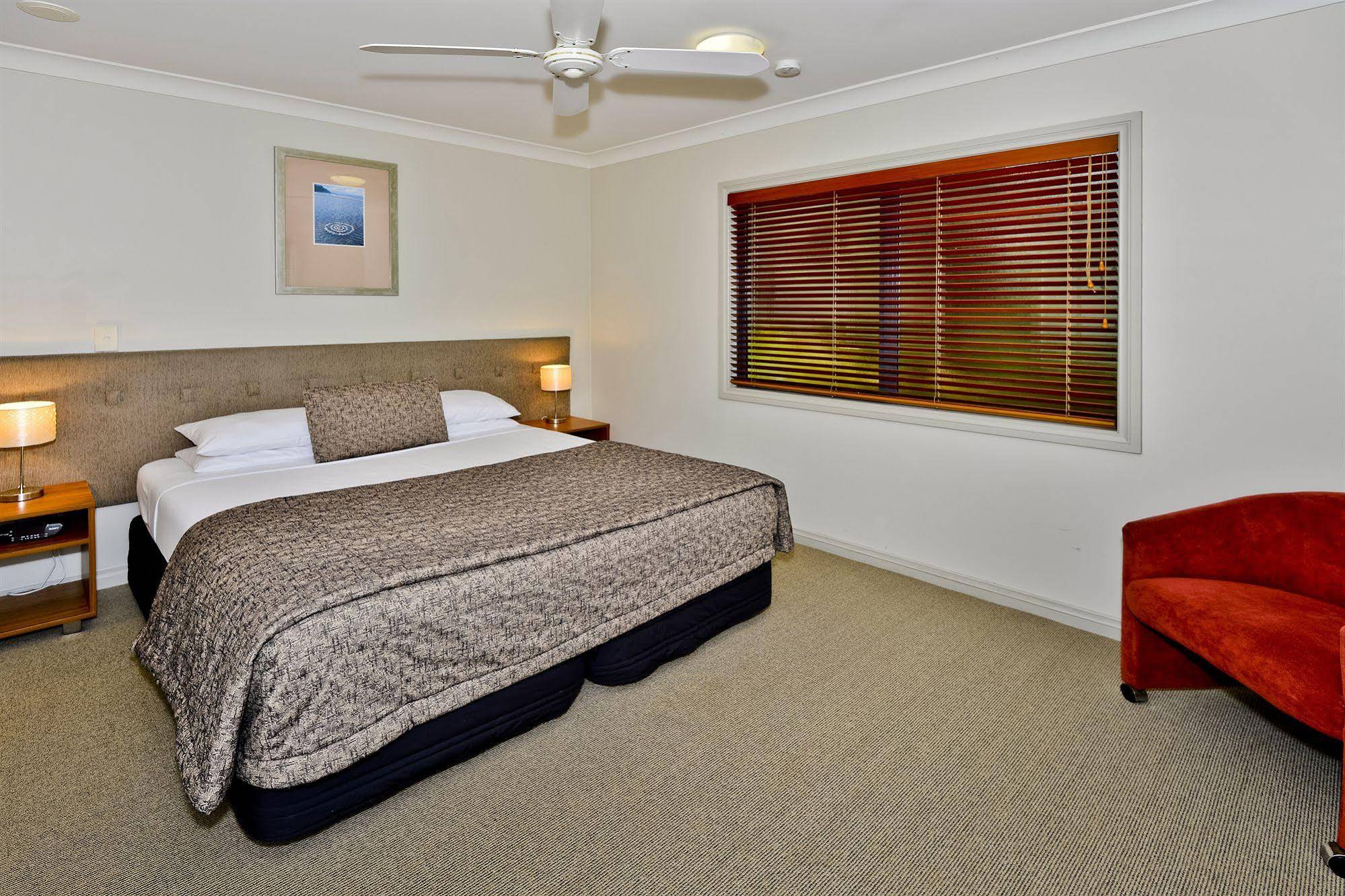 Whangaparaoa Lodge