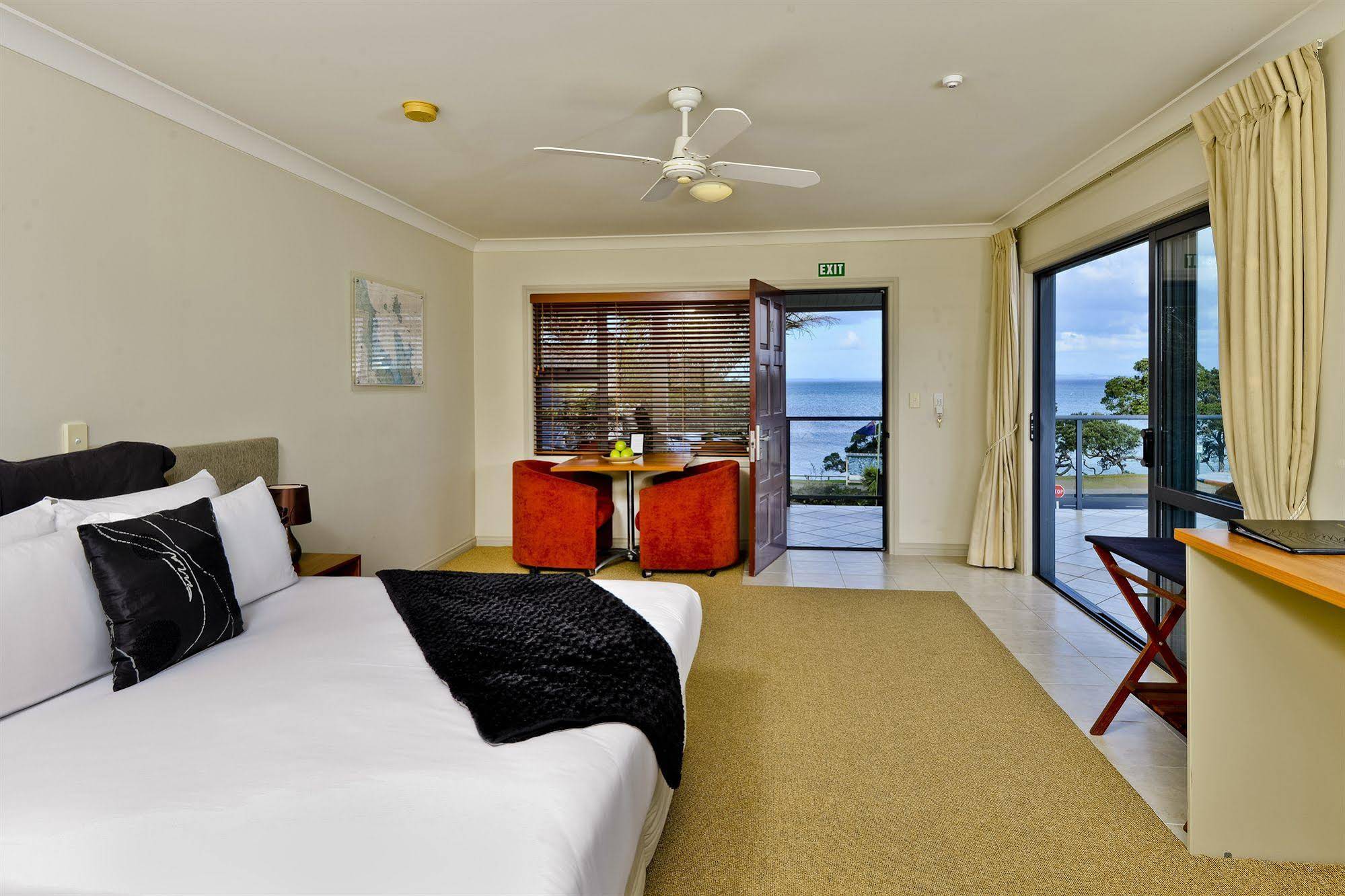 Whangaparaoa Lodge