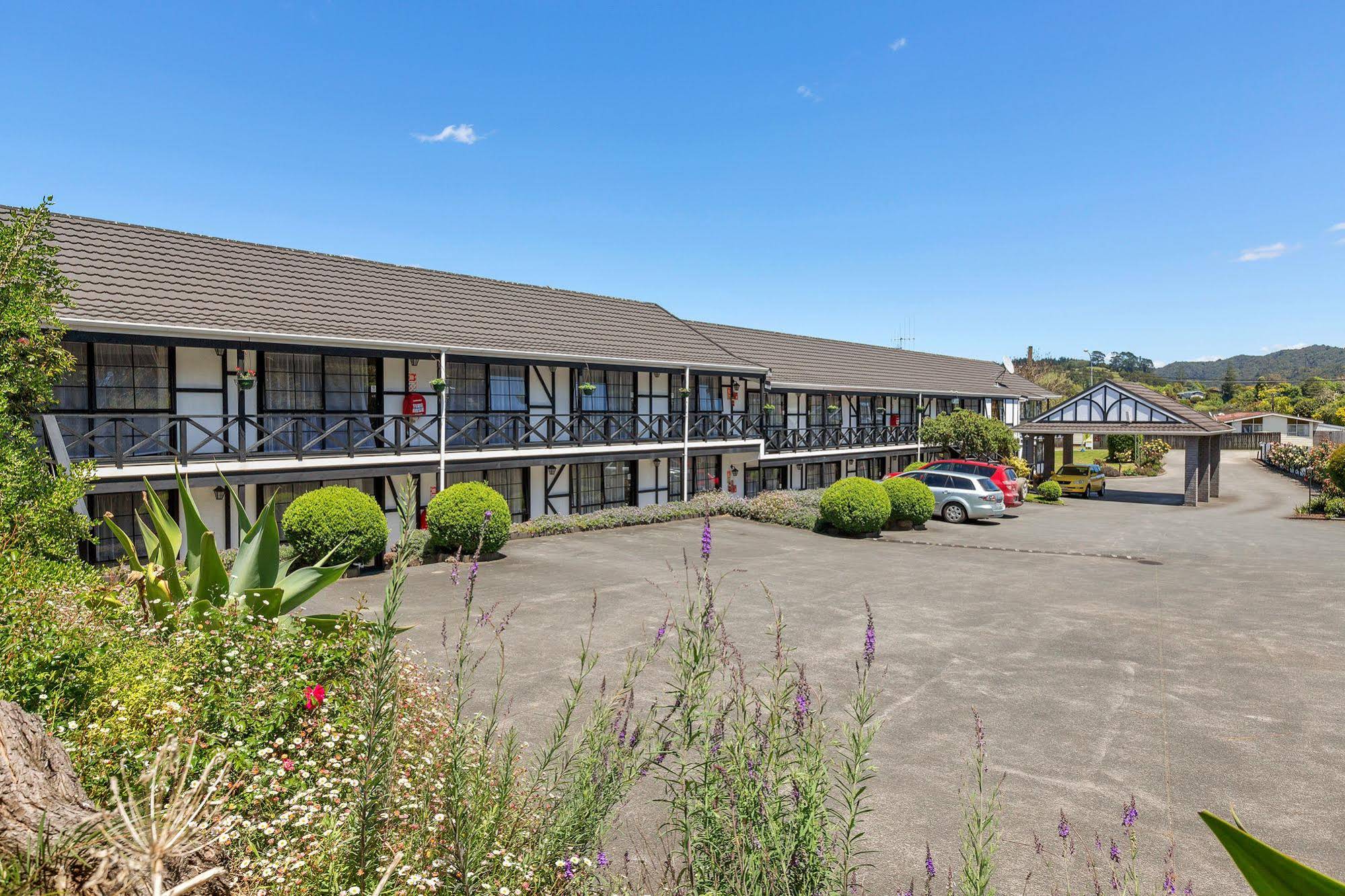 Kingswood Manor Motel
