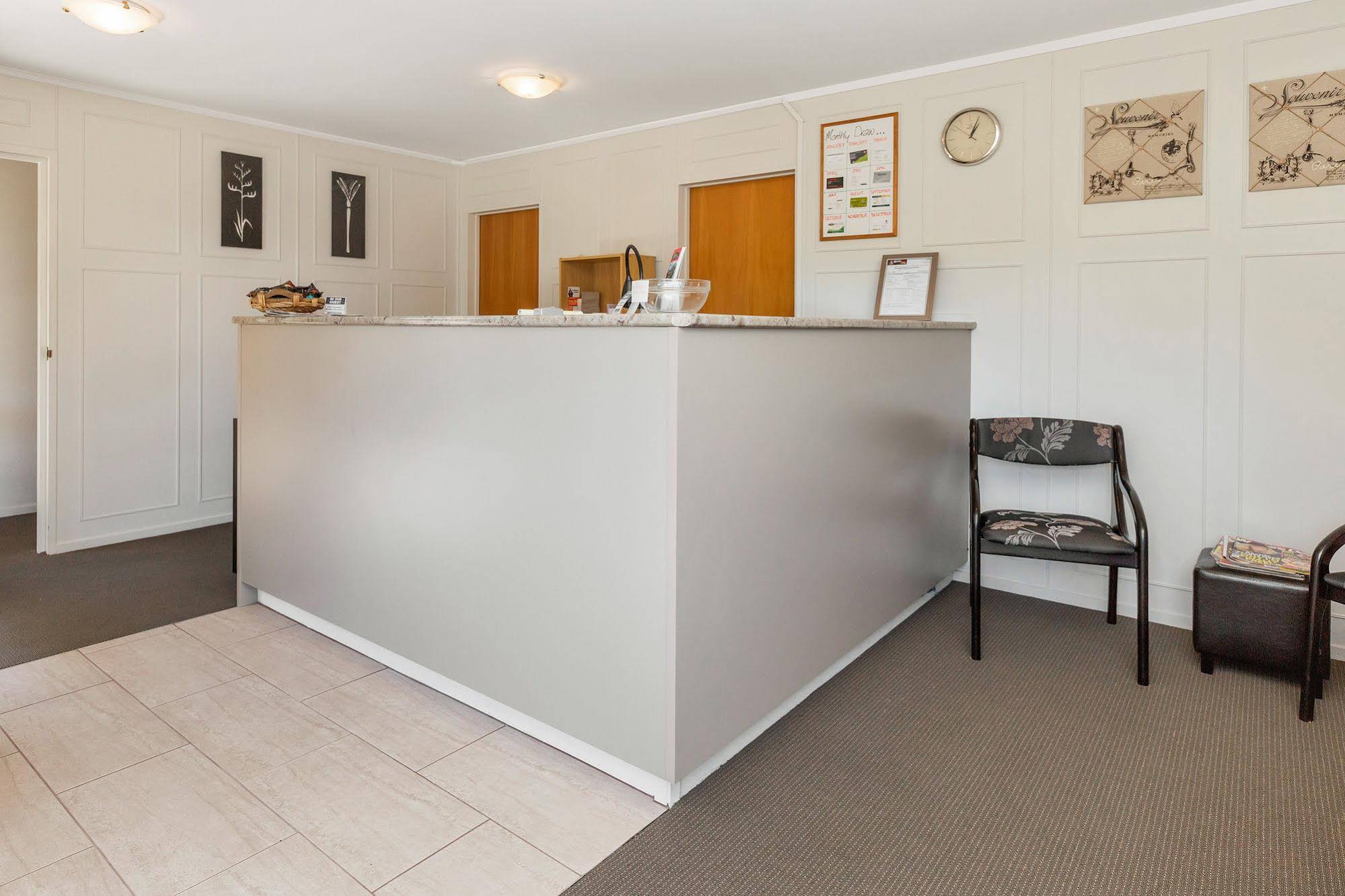 Kingswood Manor Motel