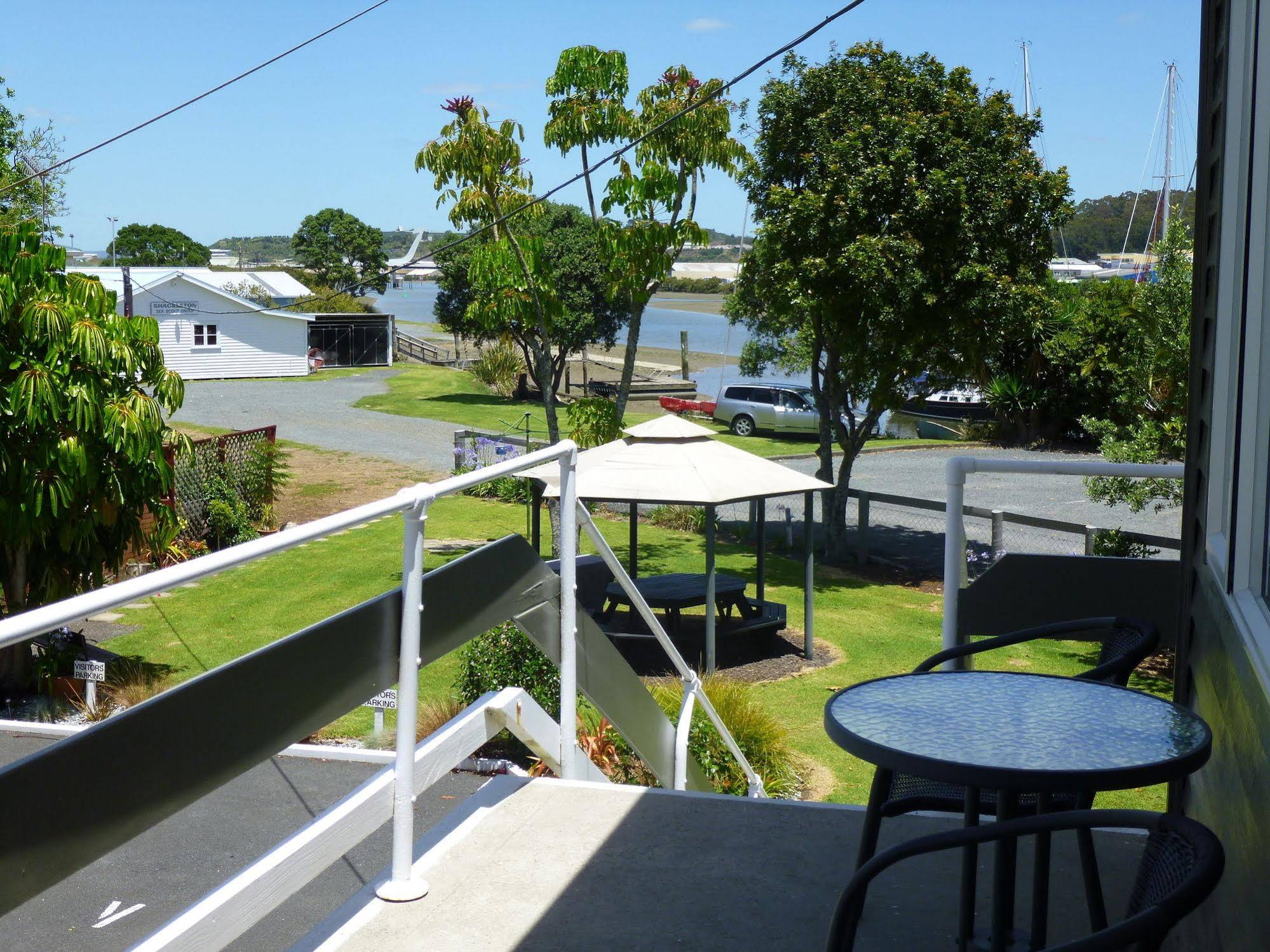 Marina Court Motel & Apartments