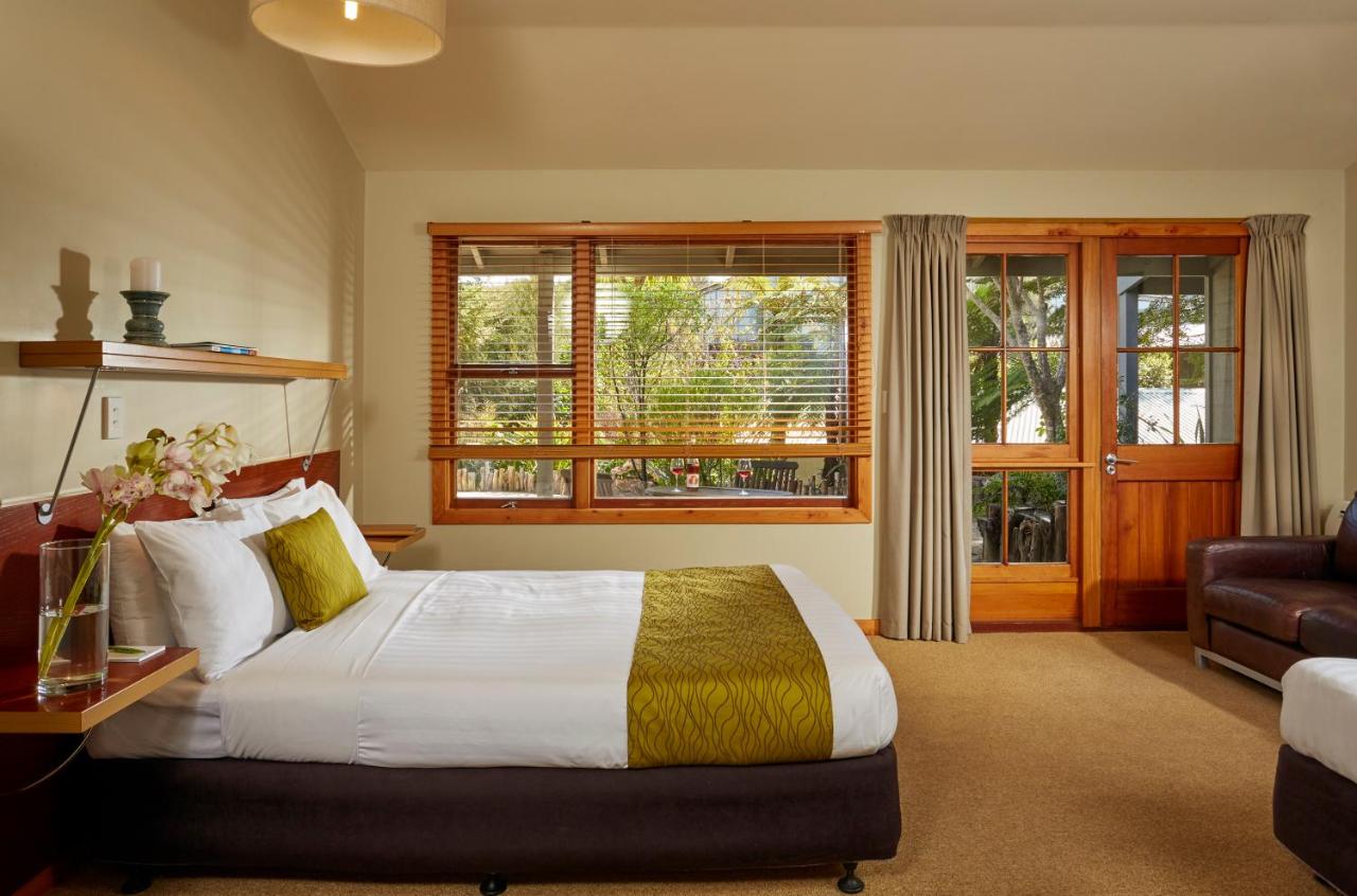 Awaroa Lodge