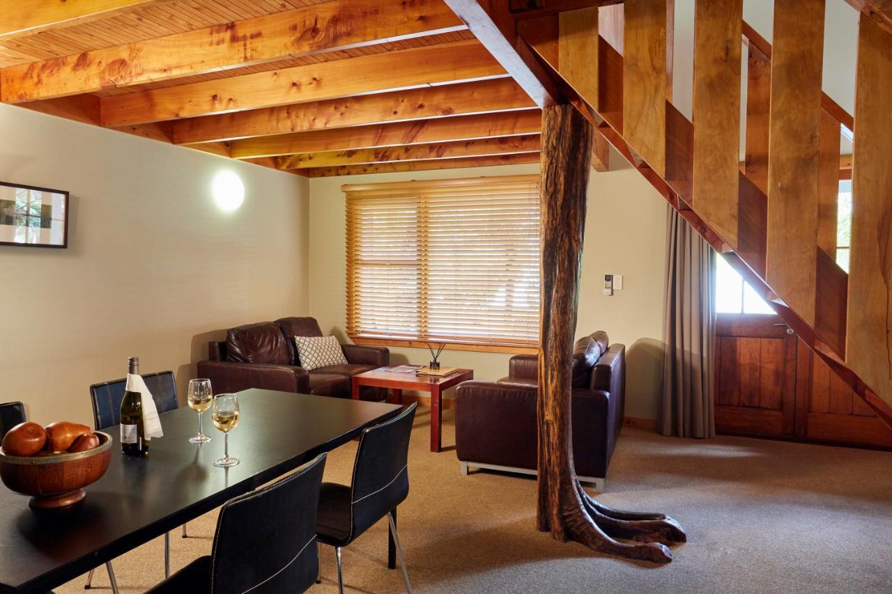 Awaroa Lodge