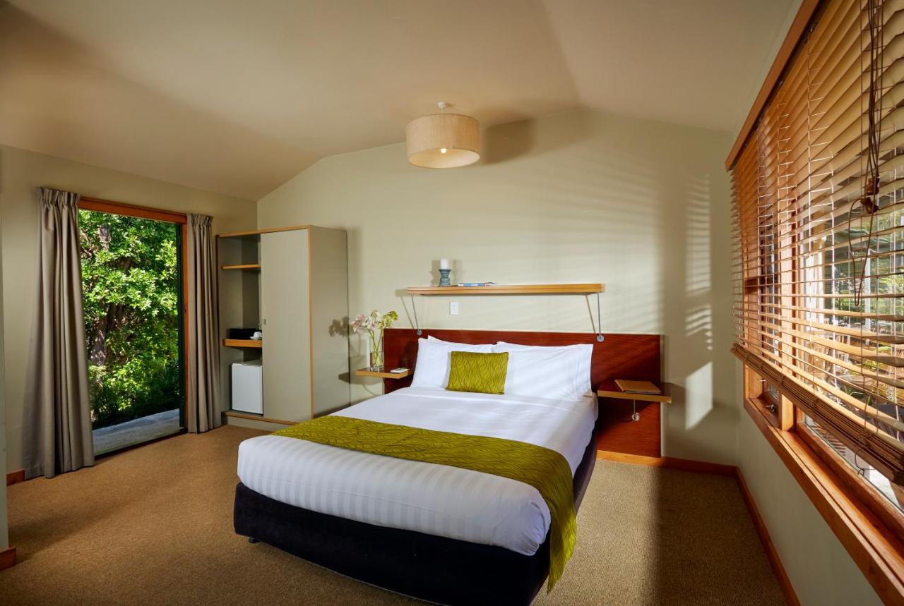 Awaroa Lodge