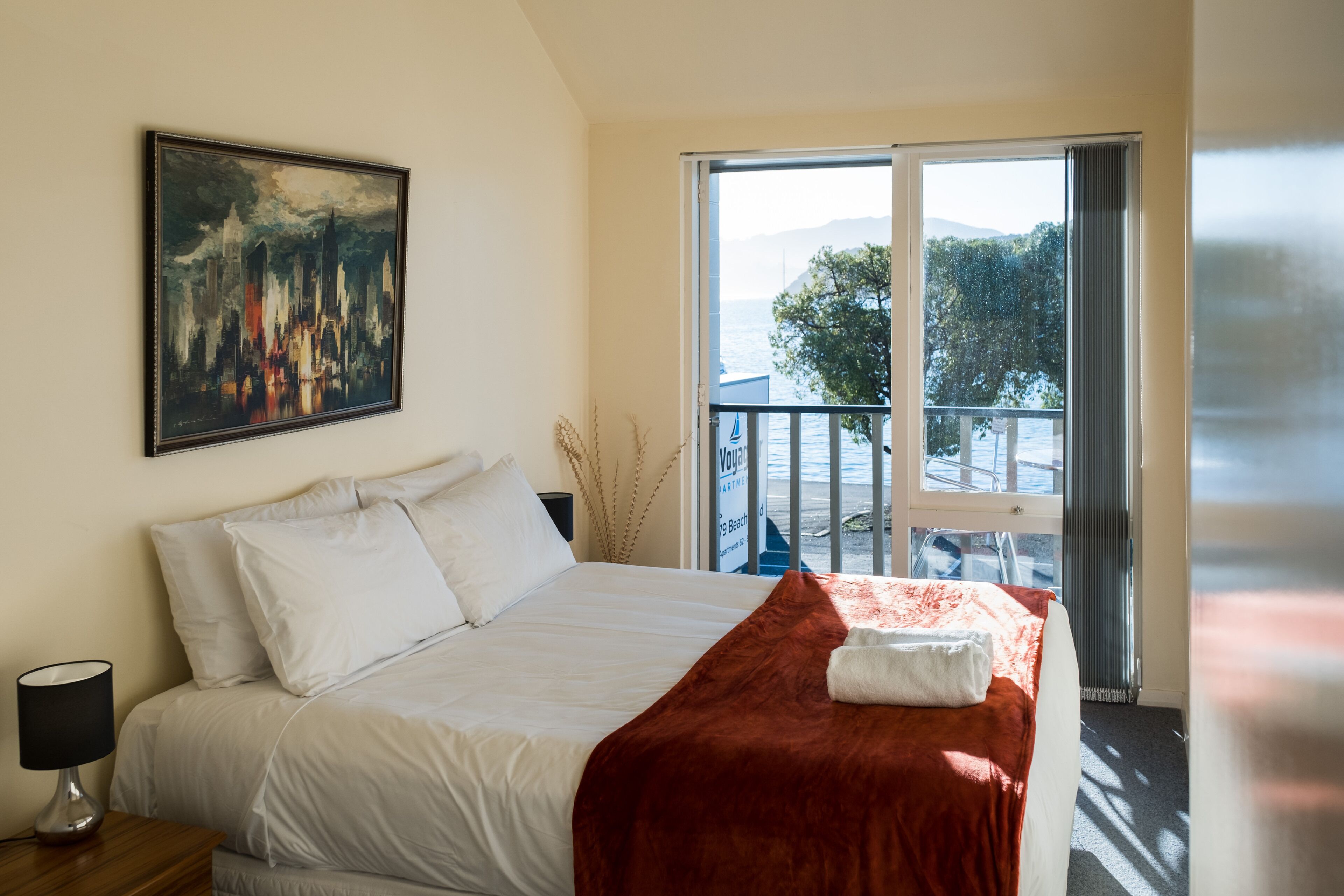 La Voyageur Apartments