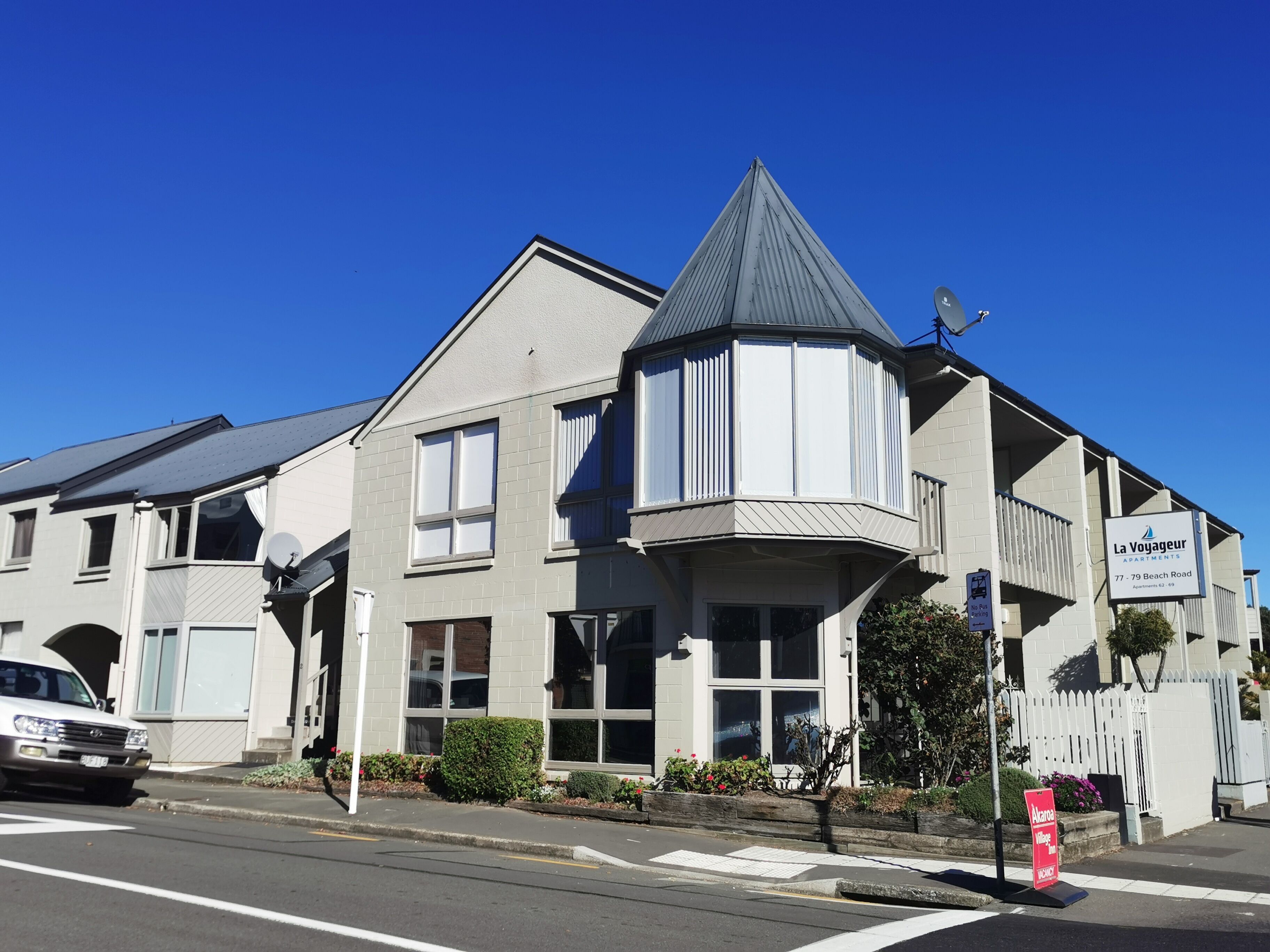 La Voyageur Apartments