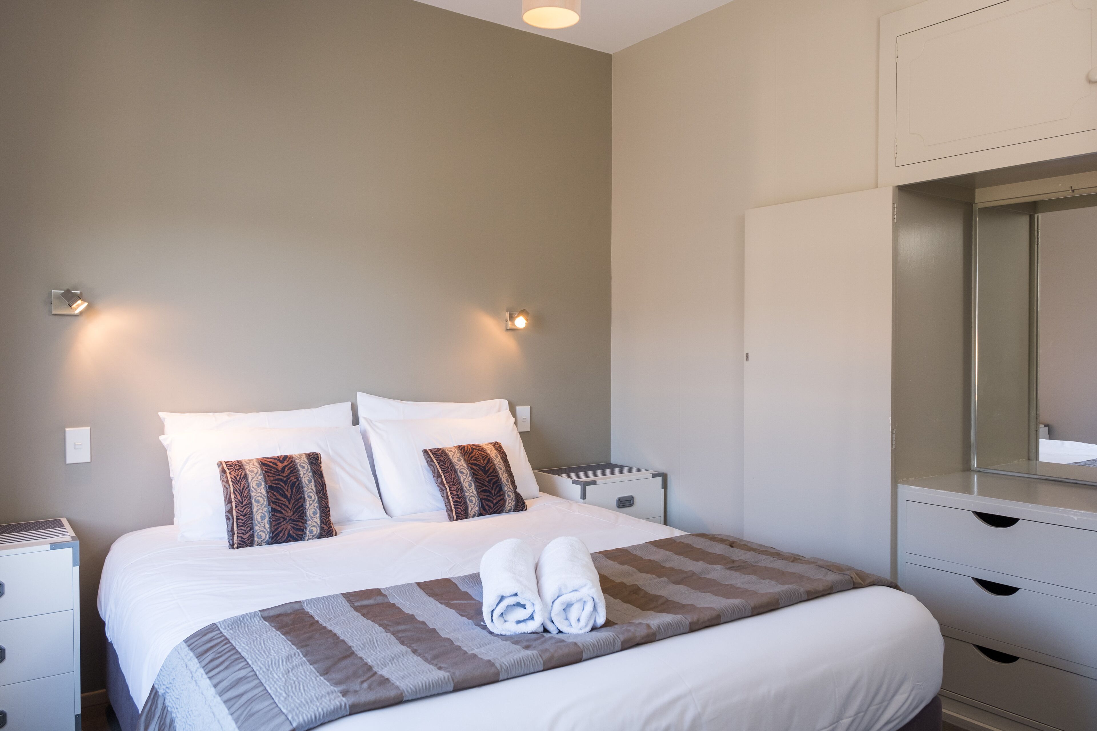 La Voyageur Apartments