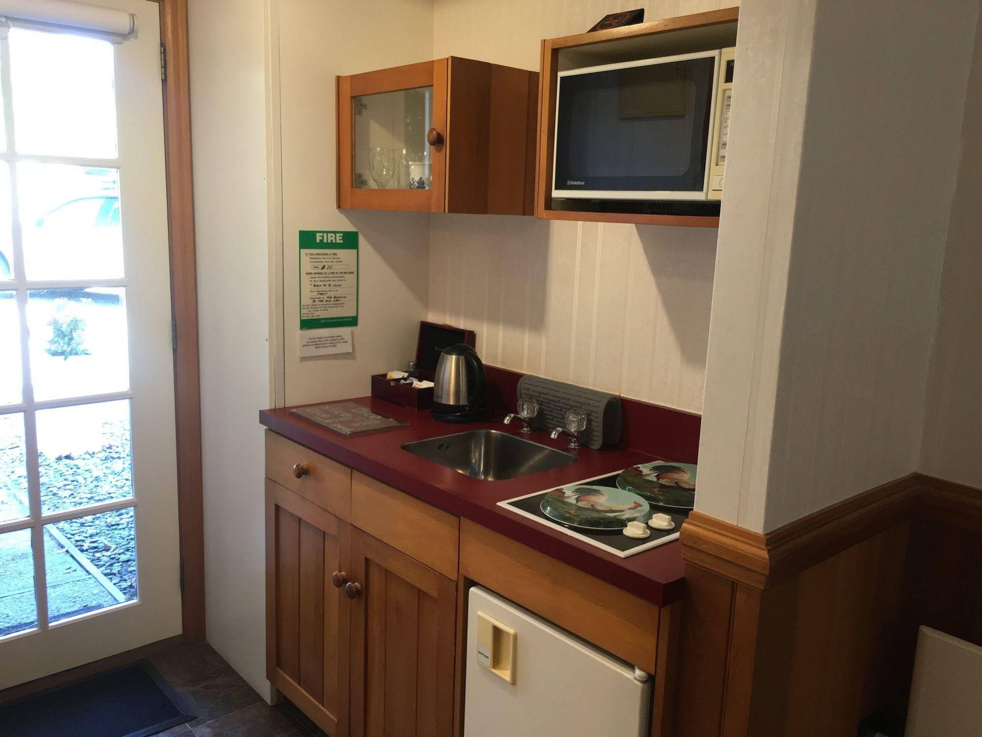 Settlers Cottage Motel