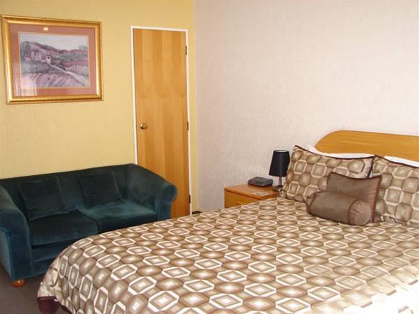 193 Aorangi Manor Motel - Backpacker