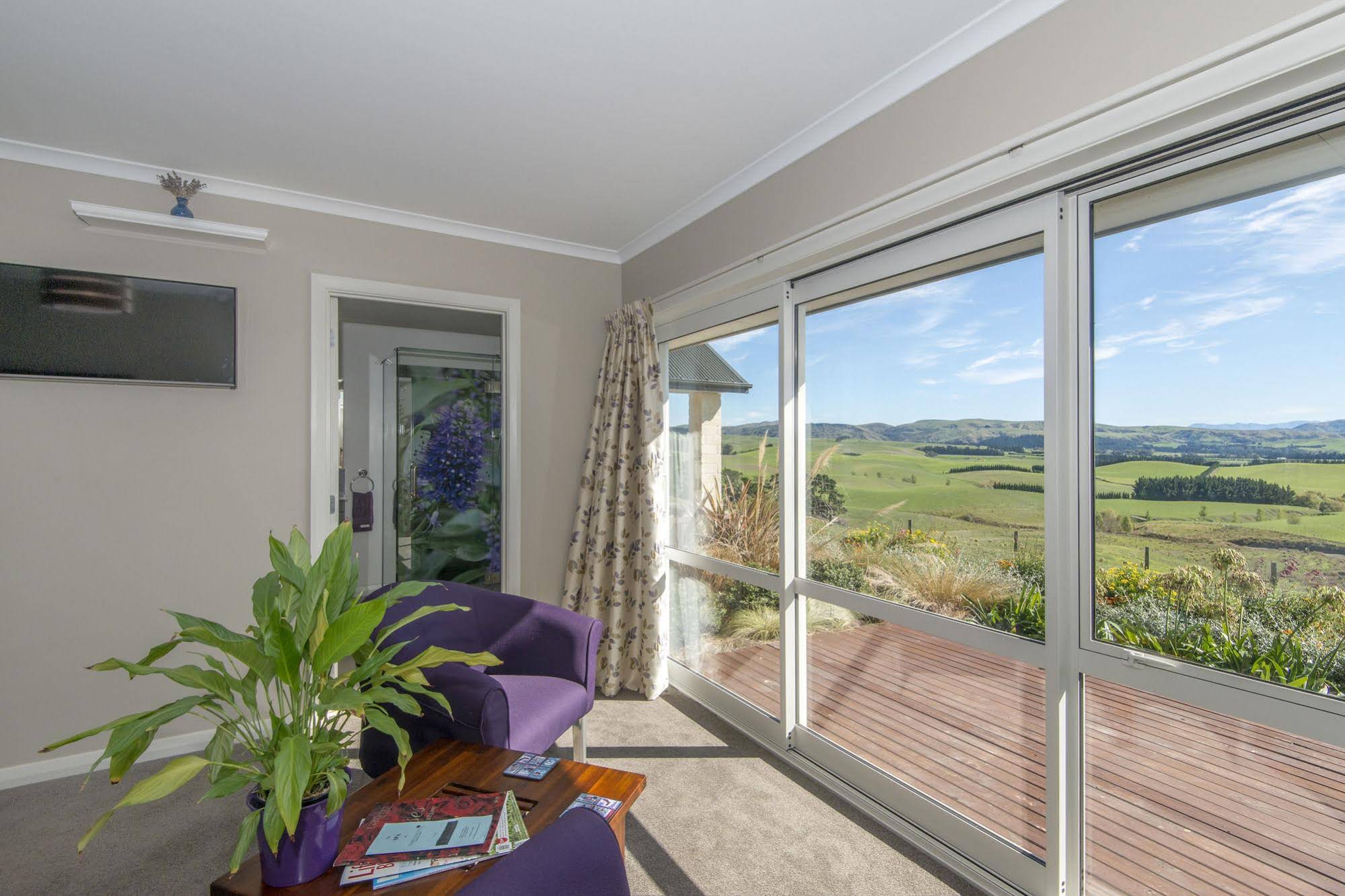 Ribbonwood Country House