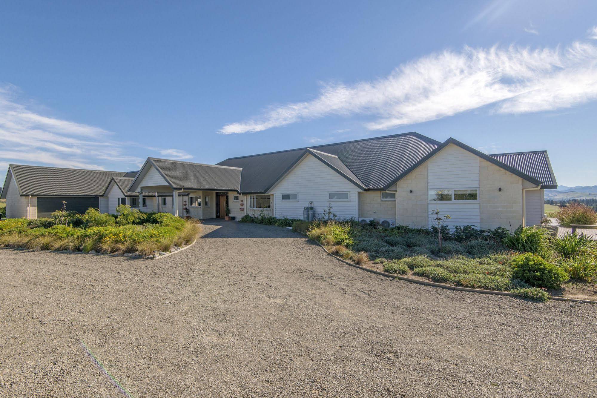 Ribbonwood Country House