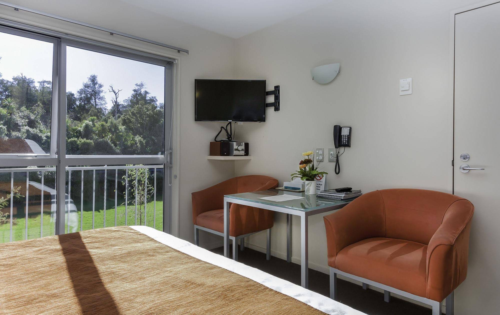 166 Majestic Court Motel