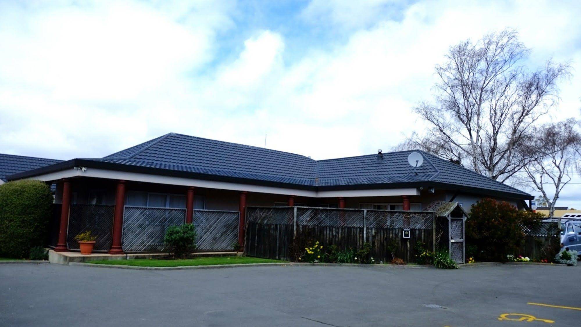 Airport Birches Motel