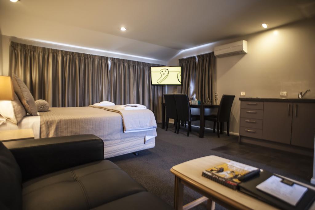 Arthur's Court Motor Lodge