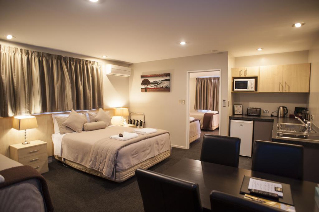 Arthur's Court Motor Lodge