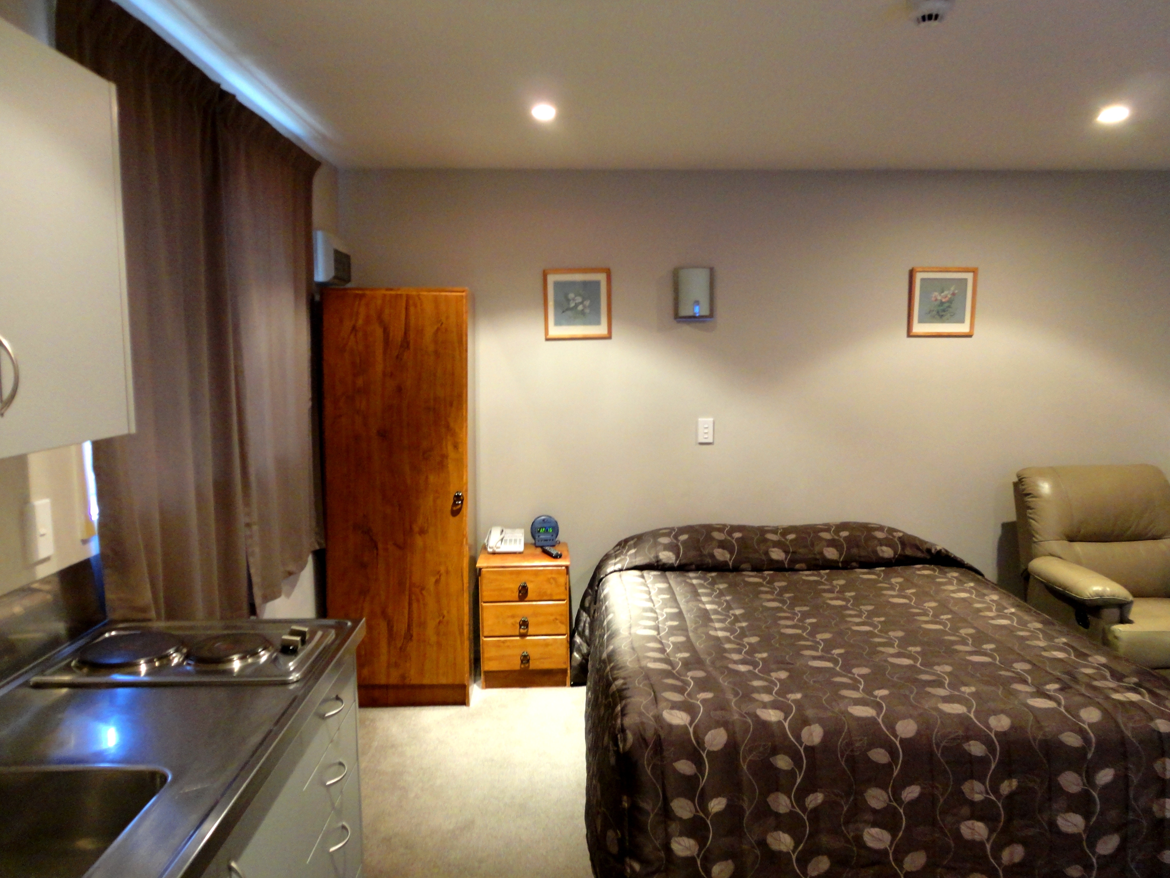 Bealey Avenue Motel