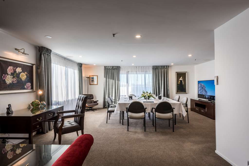 Fino Hotel & Suites