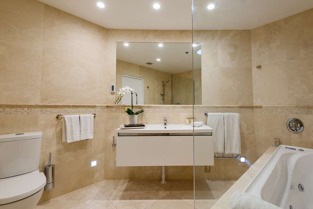 Fino Hotel & Suites