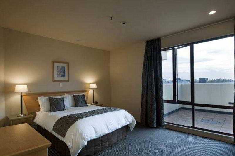 Fino Hotel & Suites