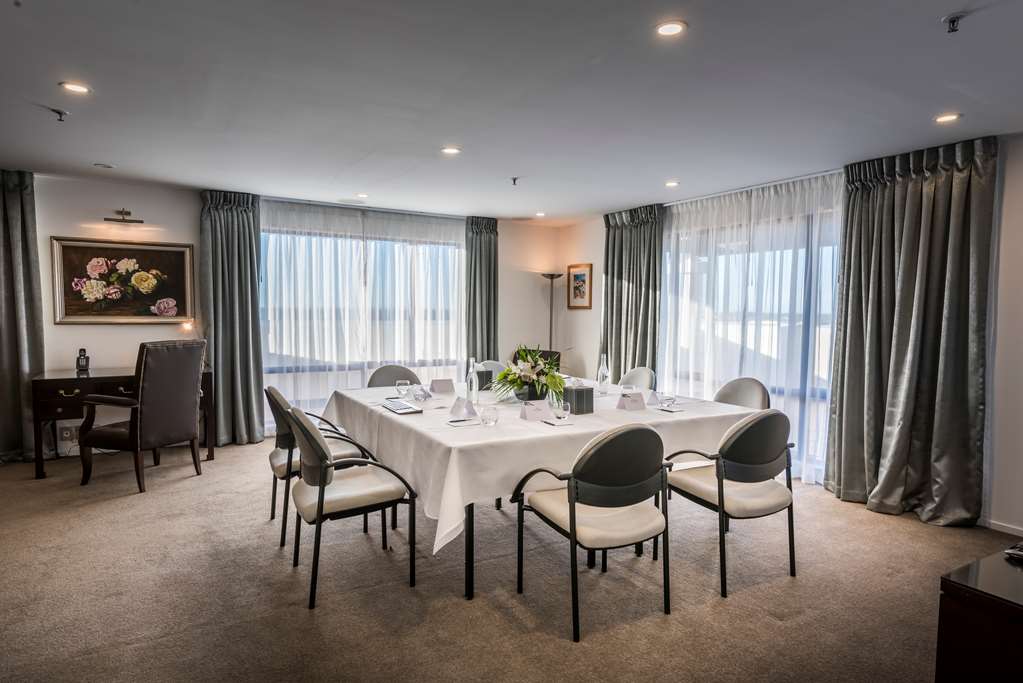 Fino Hotel & Suites