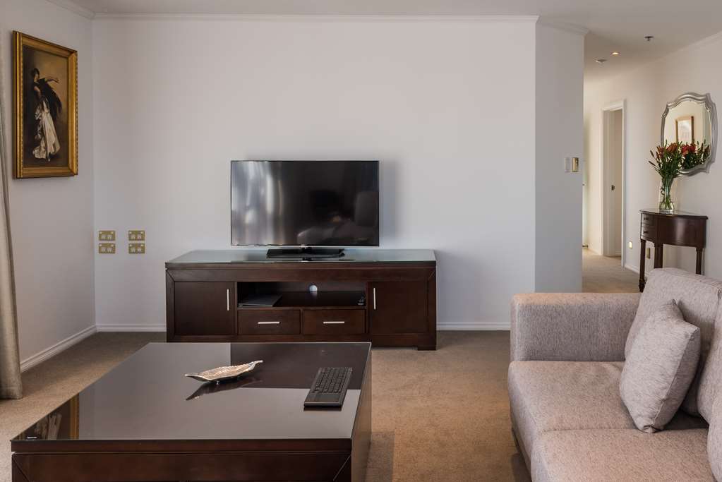Fino Hotel & Suites