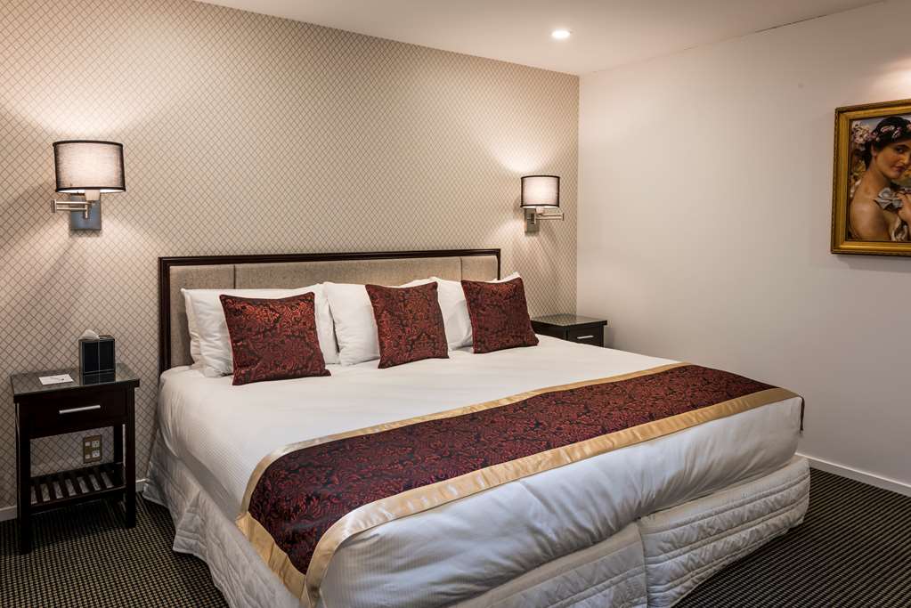 Fino Hotel & Suites