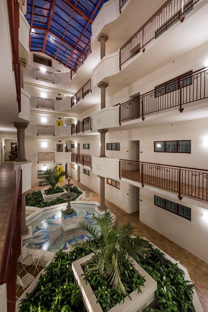 Fino Hotel & Suites