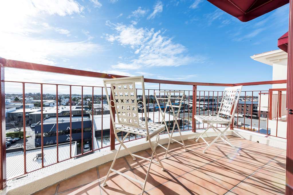 Fino Hotel & Suites