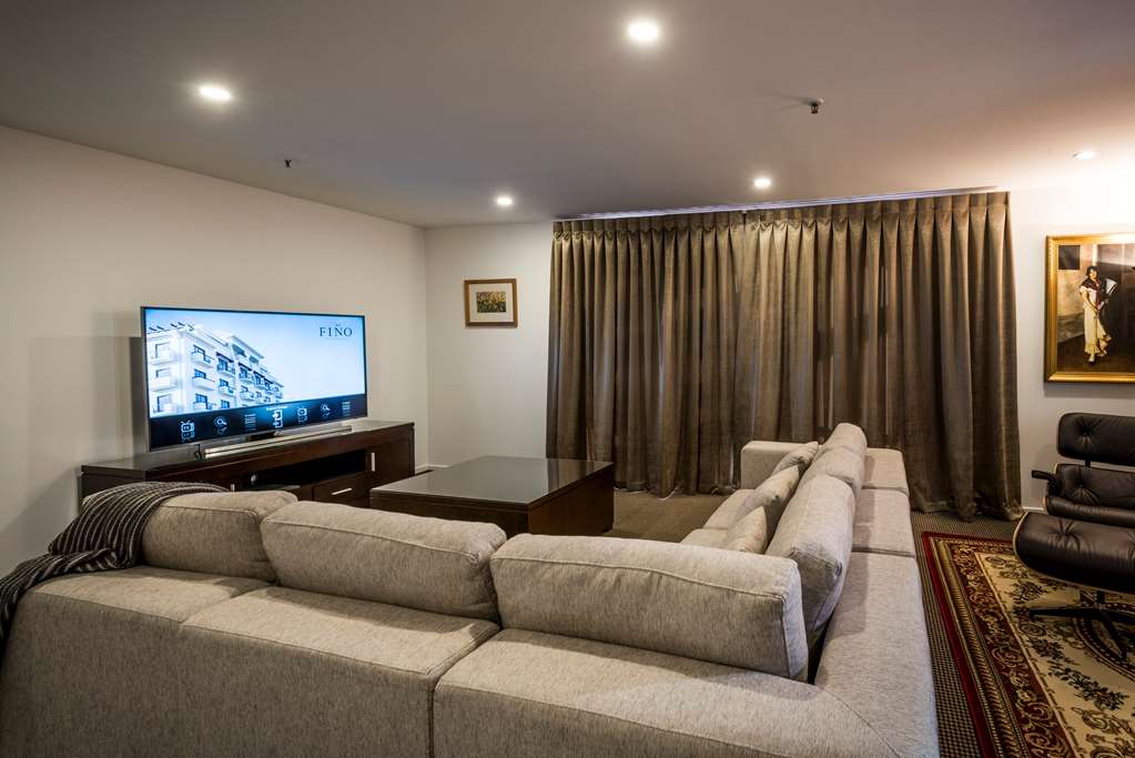 Fino Hotel & Suites