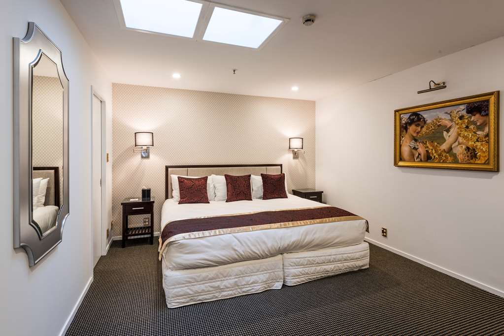 Fino Hotel & Suites