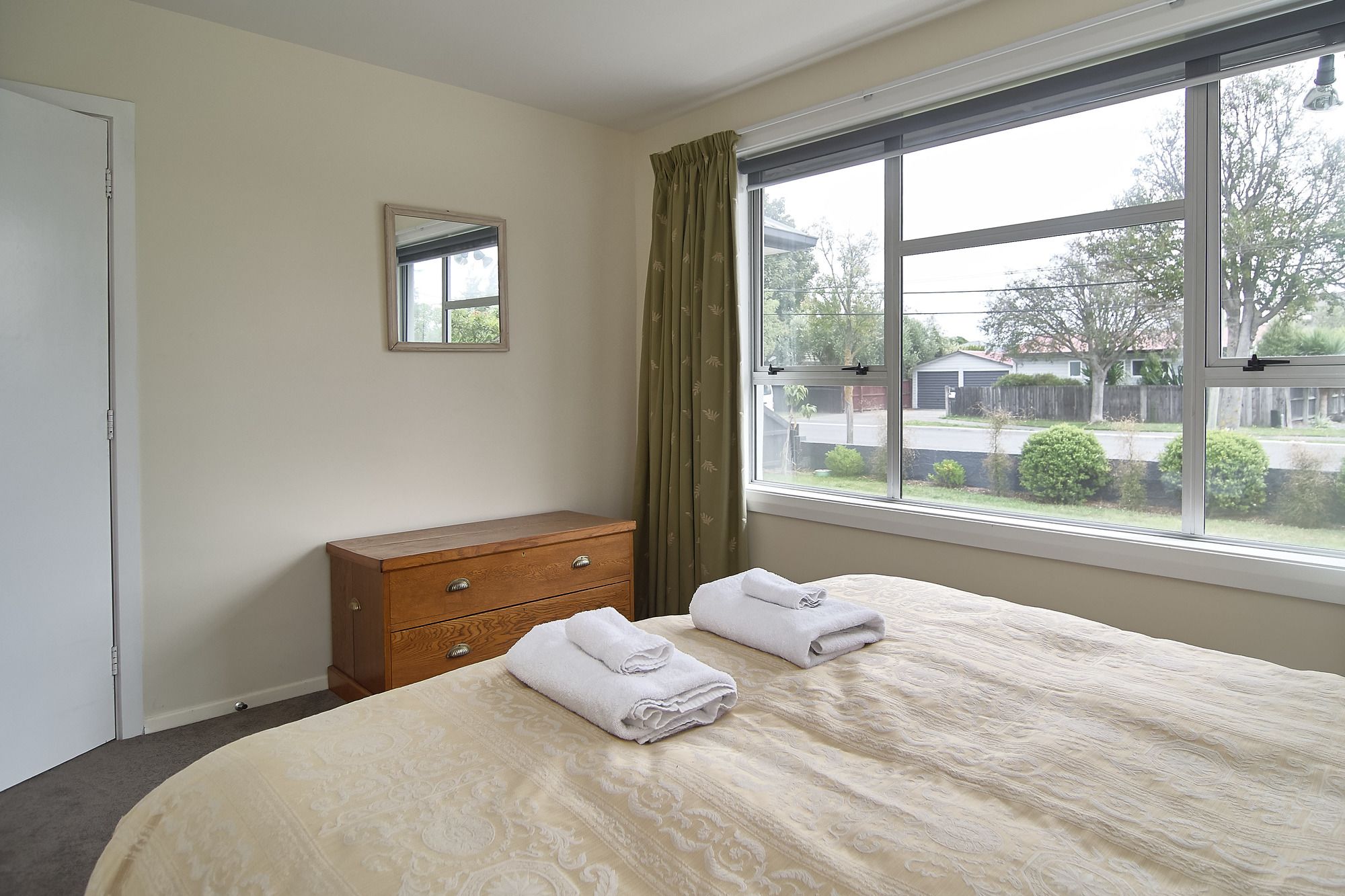 Charlesworth Villa - Christchurch Holiday Homes