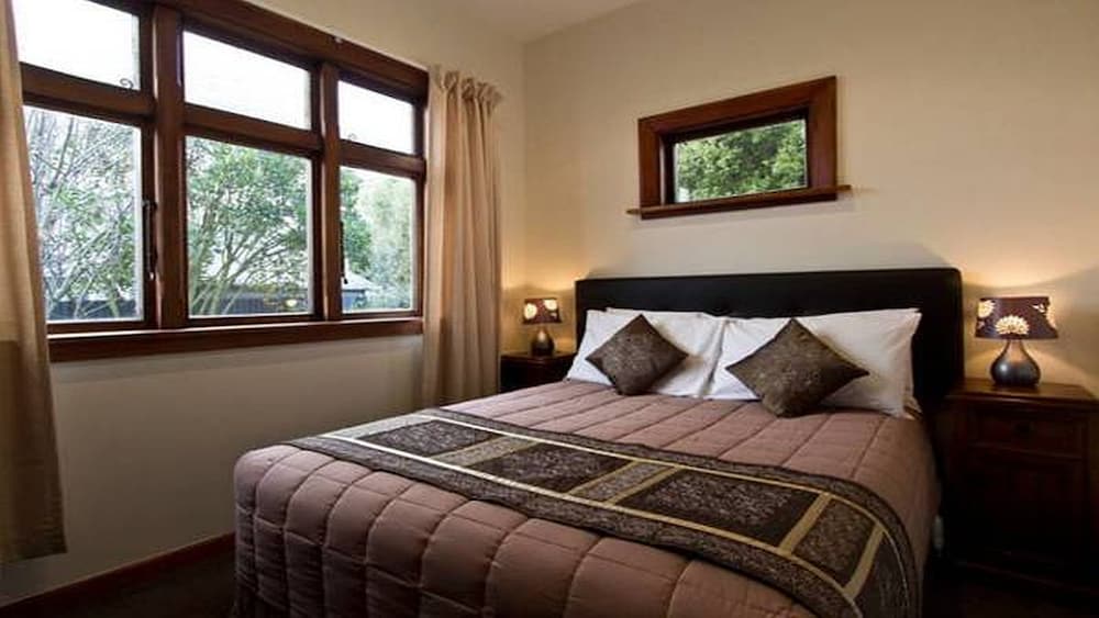 Christchurch City and Country Cottages
