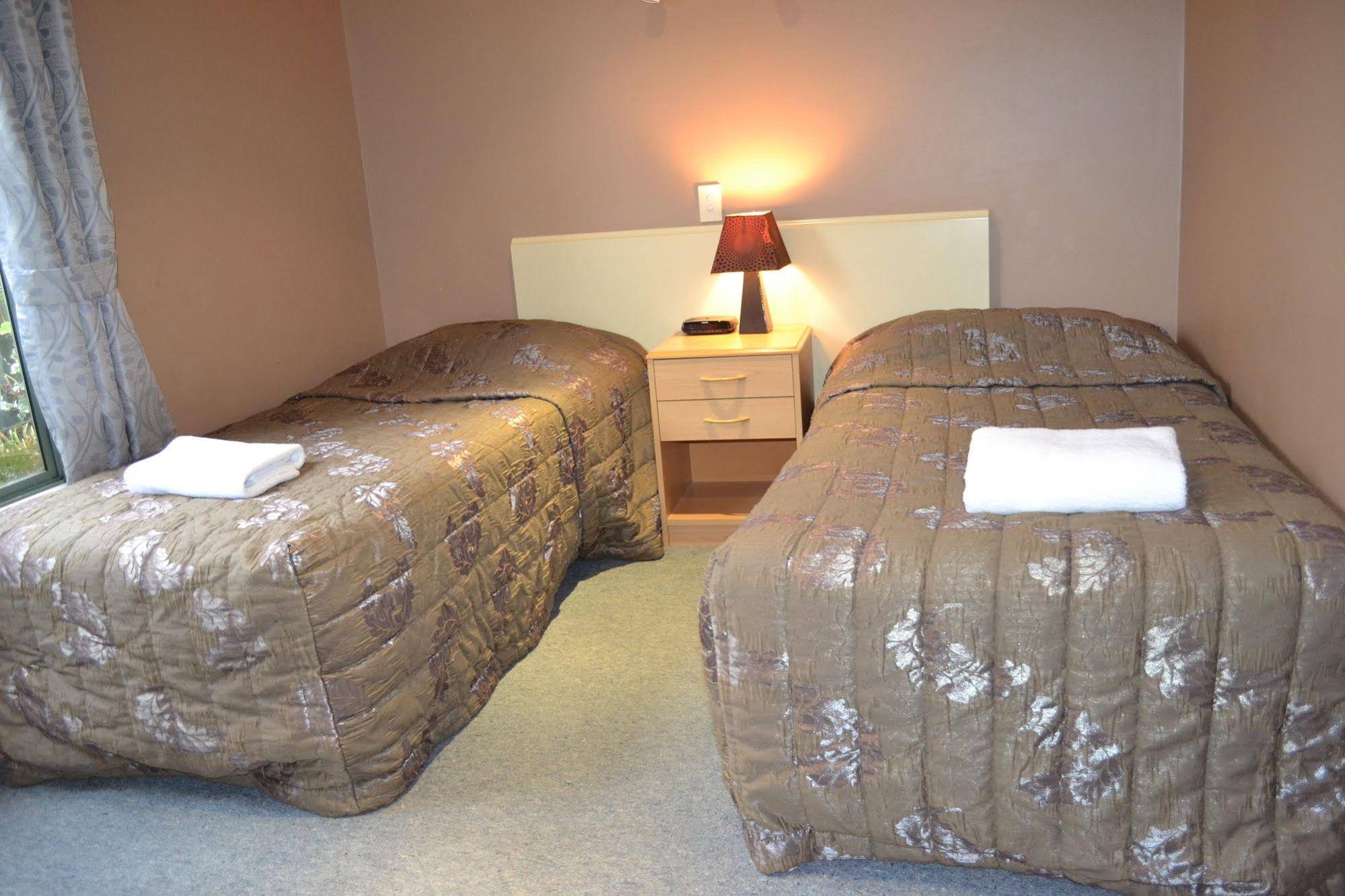Courtesy Court Motel