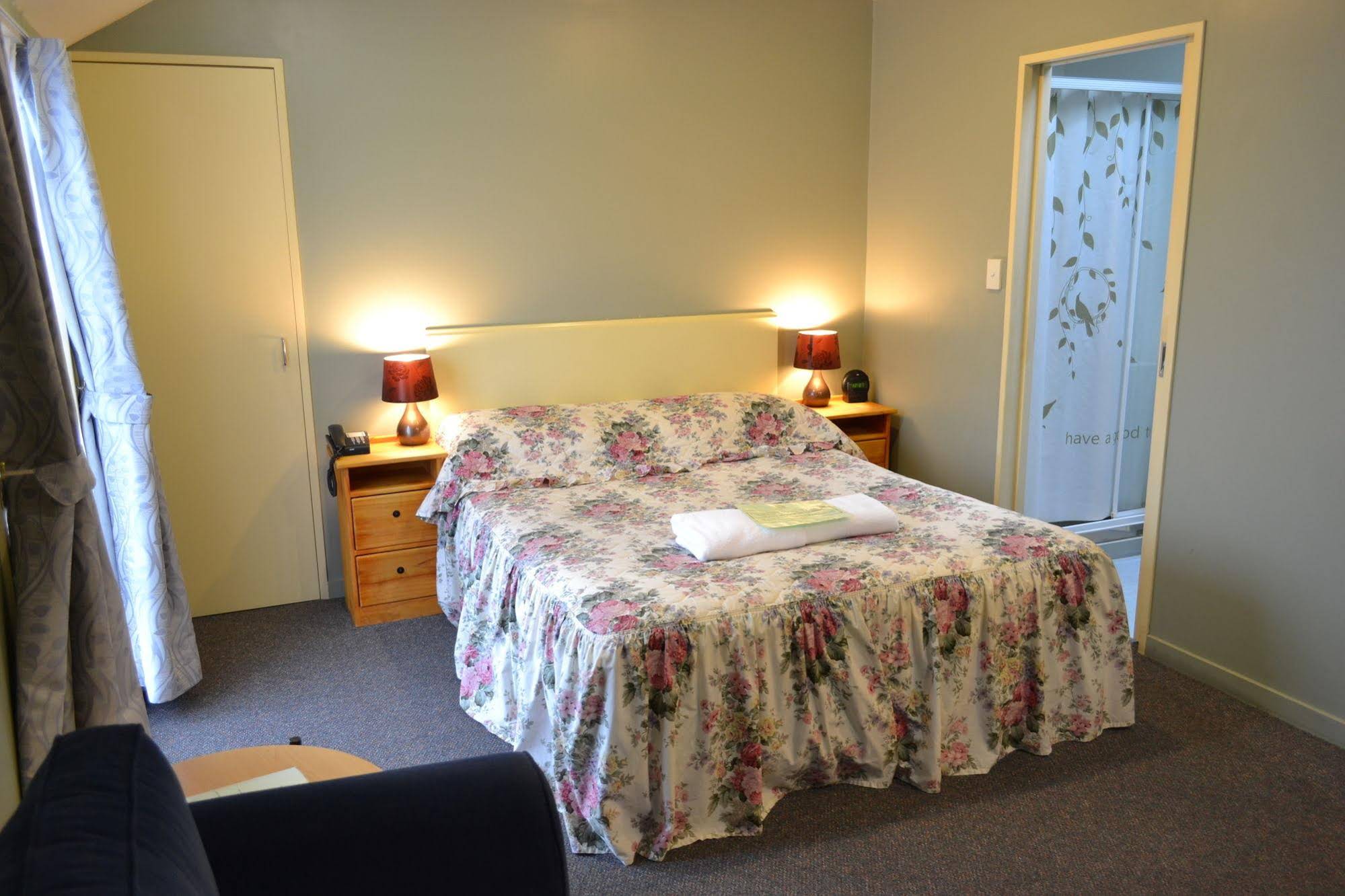 Courtesy Court Motel