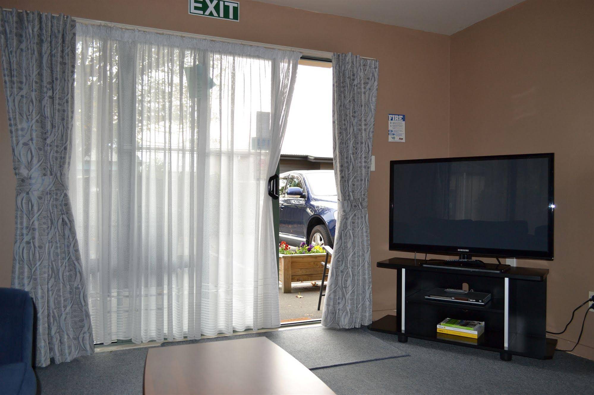 Courtesy Court Motel