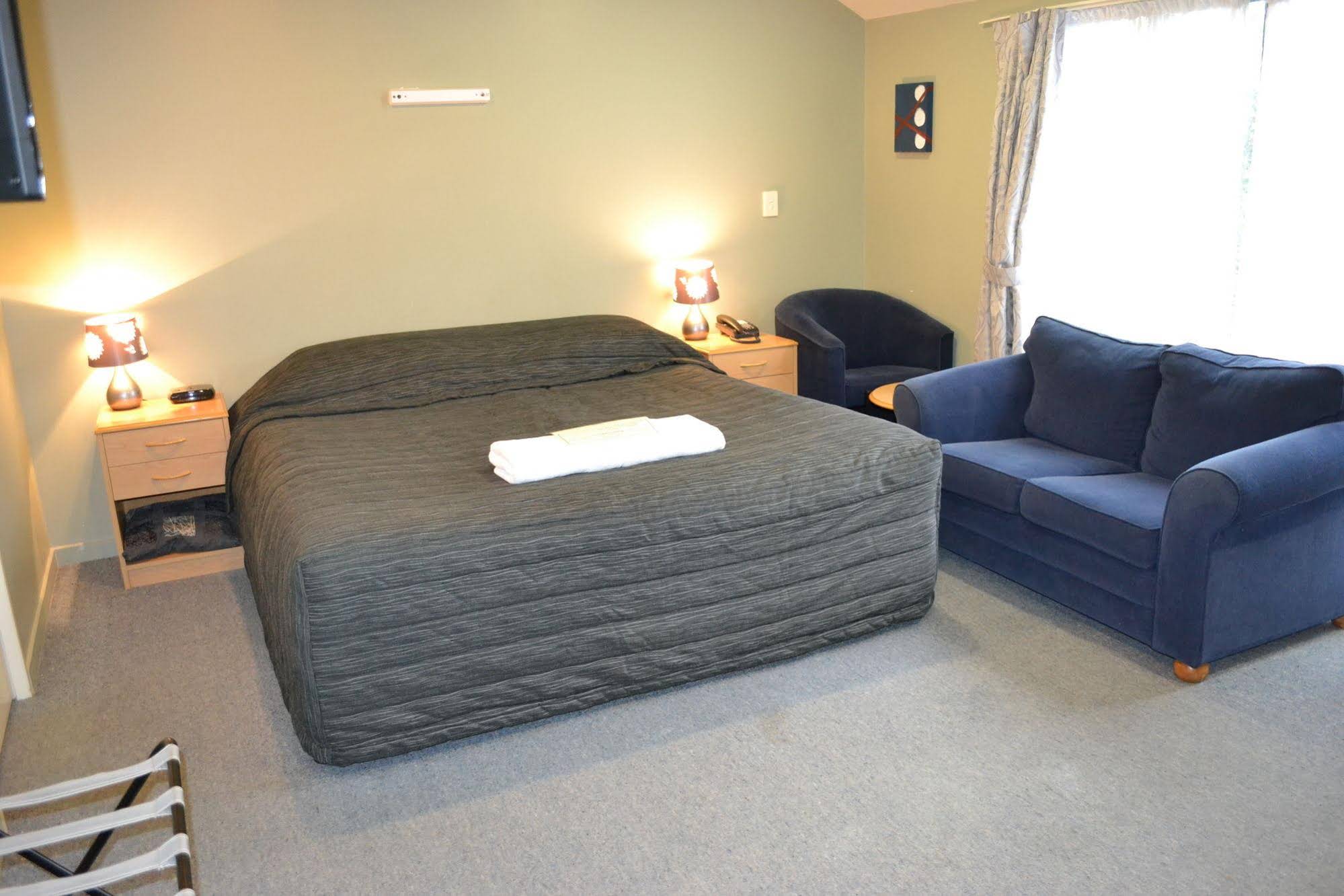 Courtesy Court Motel