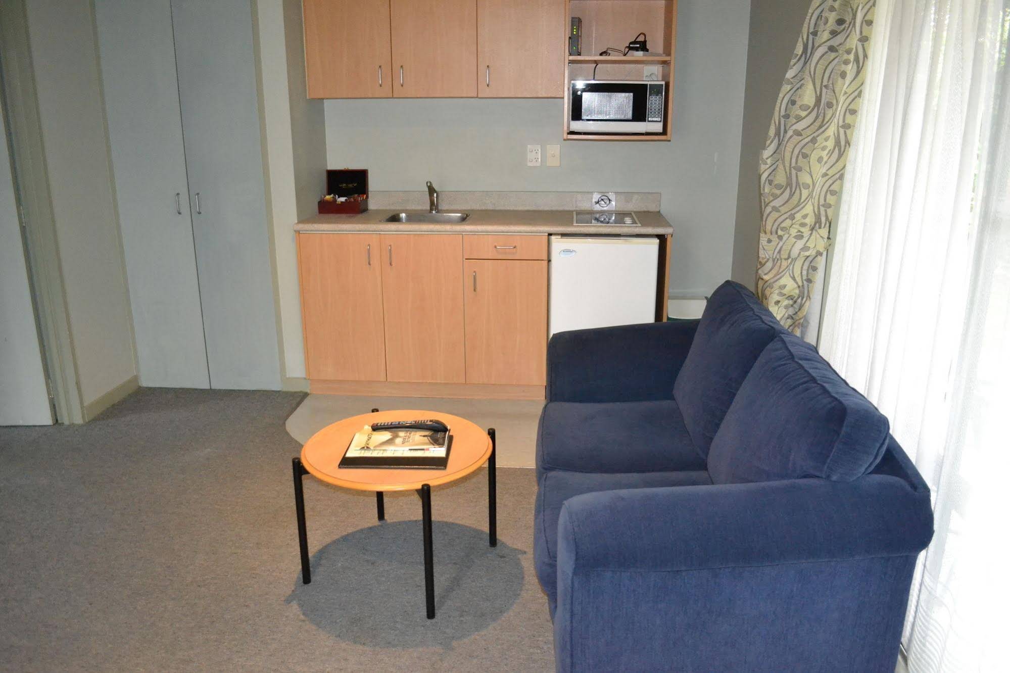 Courtesy Court Motel