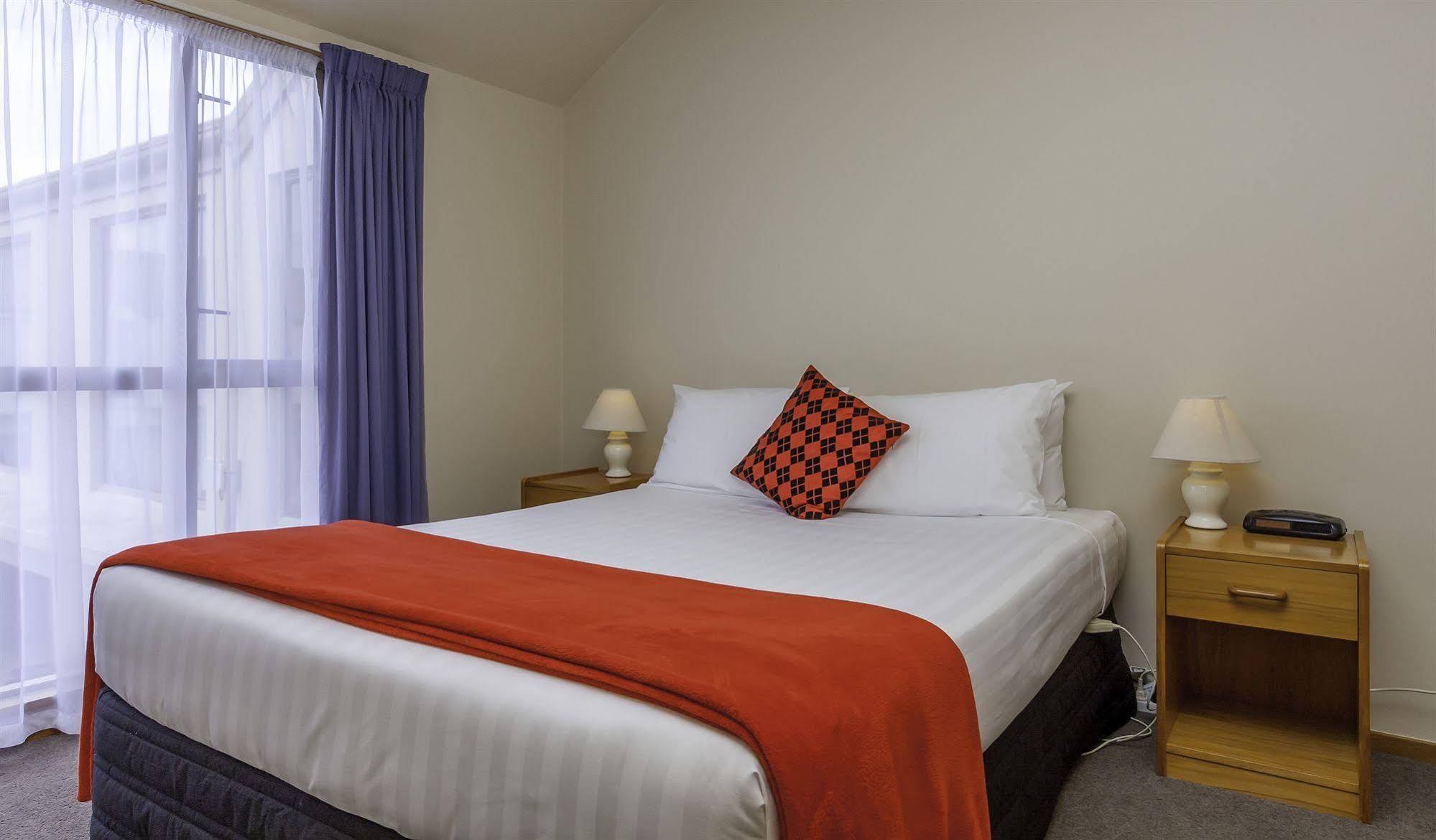 Deans Bush Motel