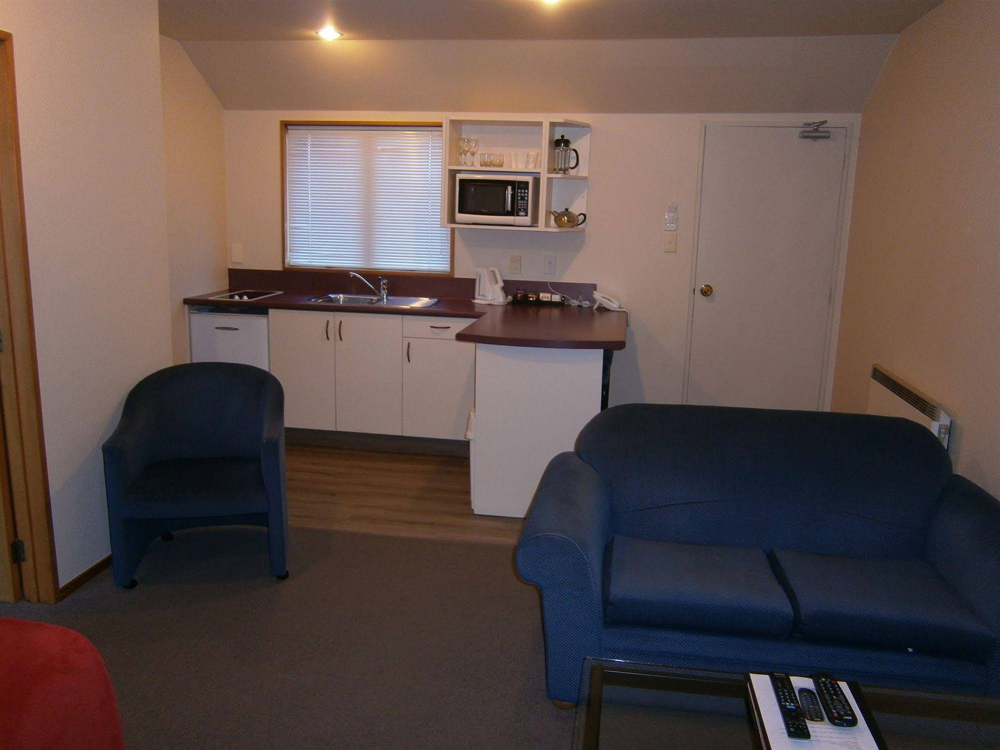 Deans Bush Motel