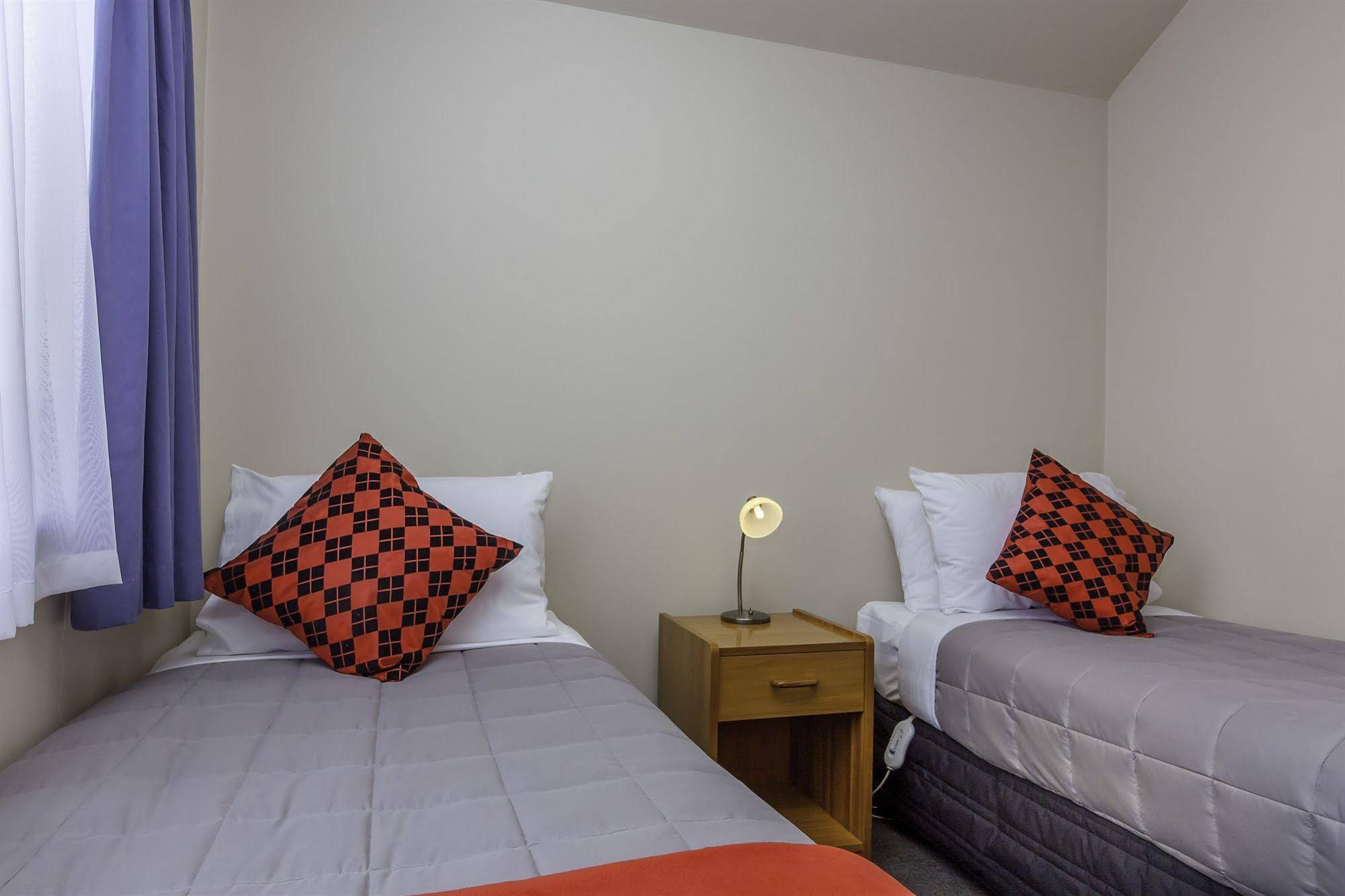 Deans Bush Motel