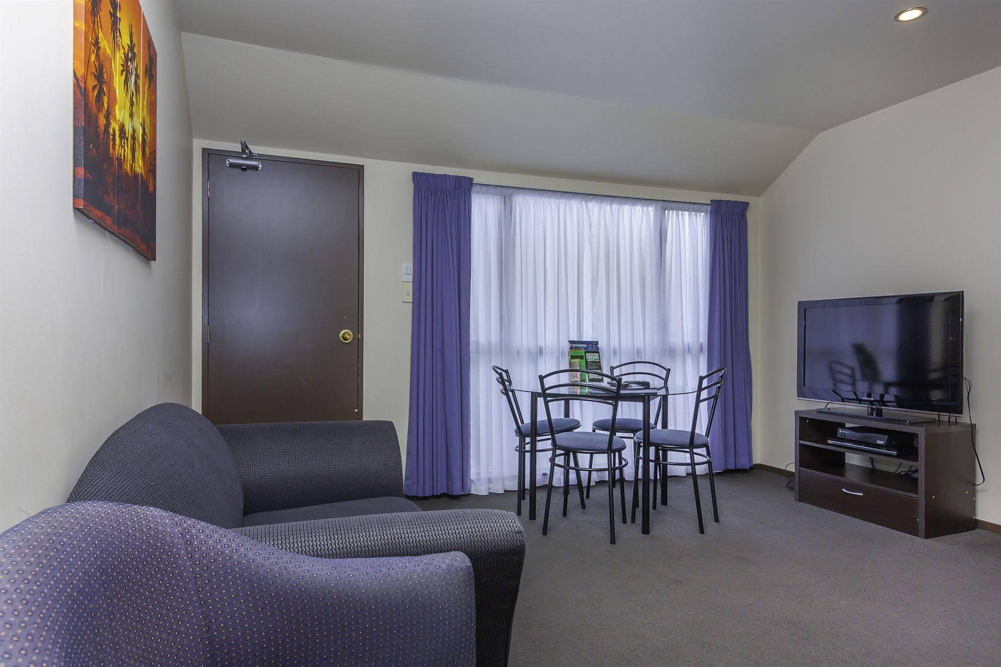 Deans Bush Motel